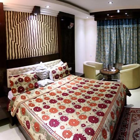 Hotel Raj Mandir Haridwar Bagian luar foto