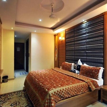 Hotel Raj Mandir Haridwar Bagian luar foto