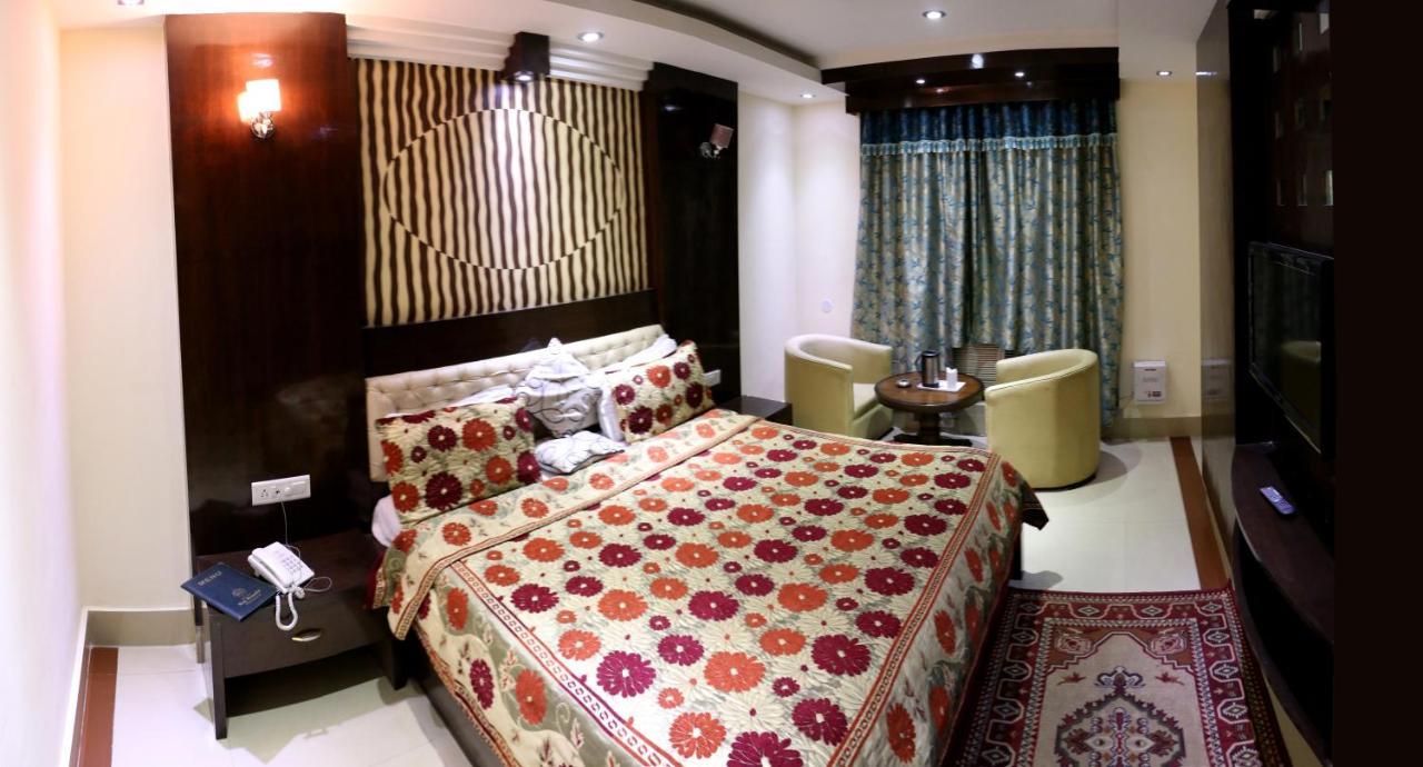 Hotel Raj Mandir Haridwar Bagian luar foto