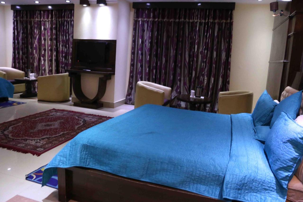Hotel Raj Mandir Haridwar Bagian luar foto