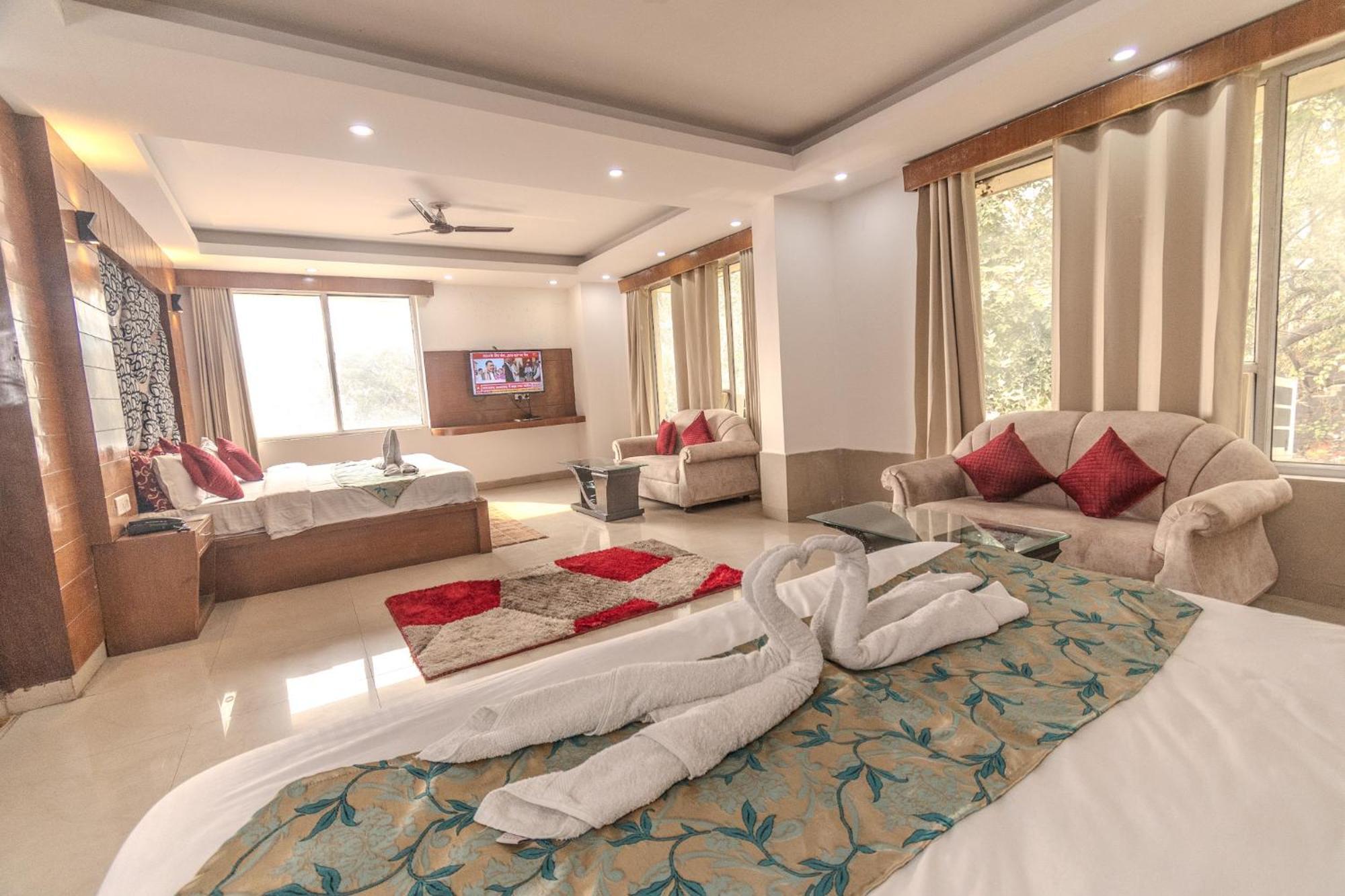 Hotel Raj Mandir Haridwar Bagian luar foto