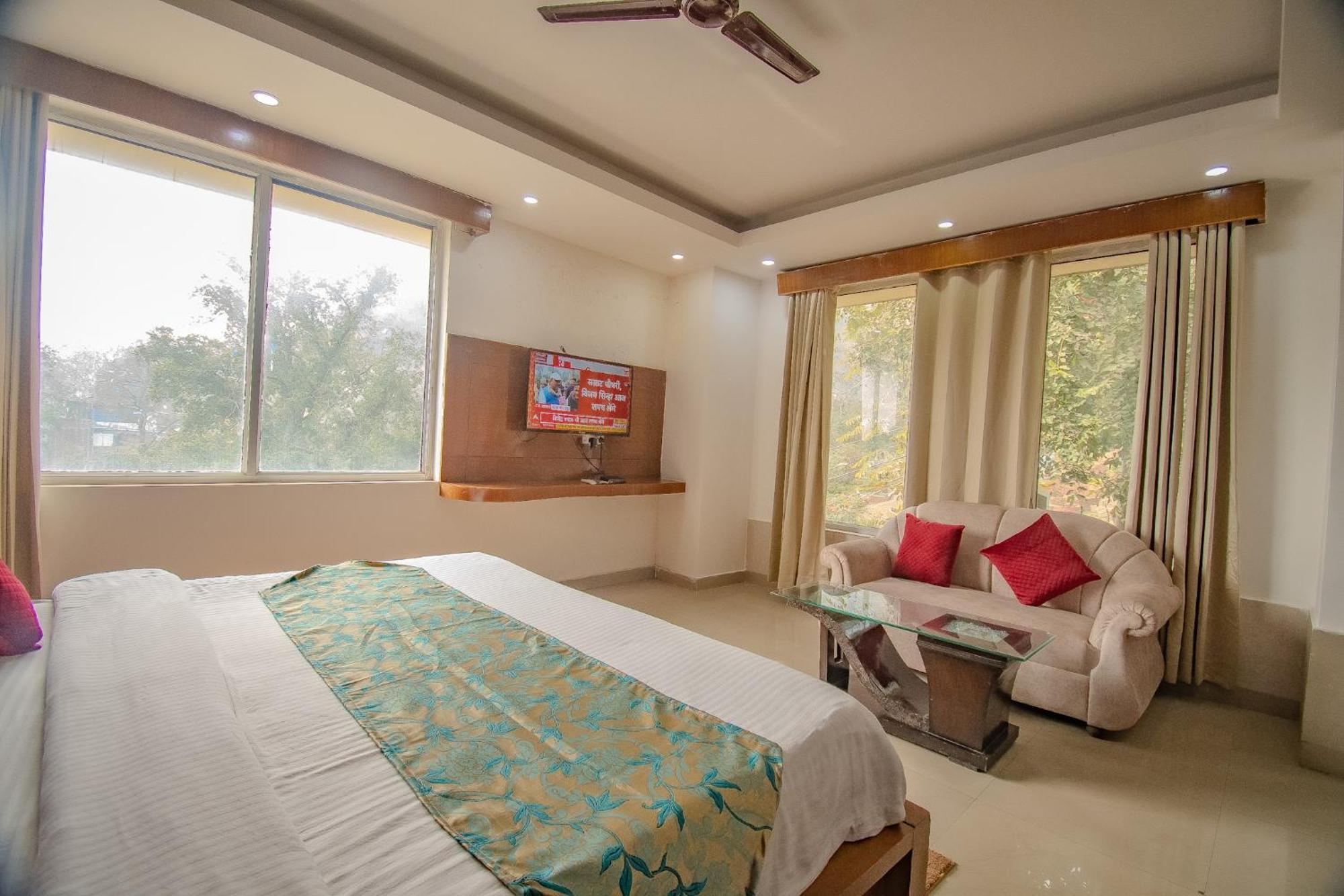 Hotel Raj Mandir Haridwar Bagian luar foto