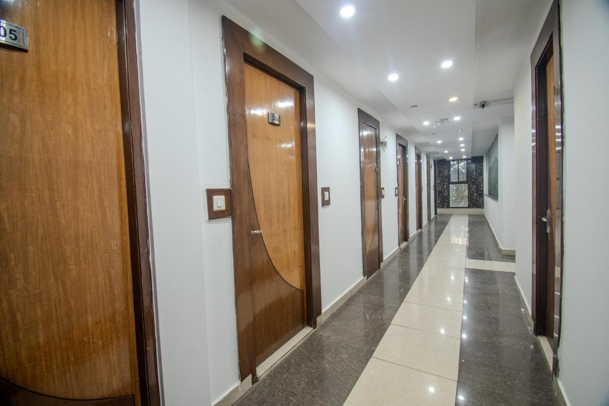 Hotel Raj Mandir Haridwar Bagian luar foto