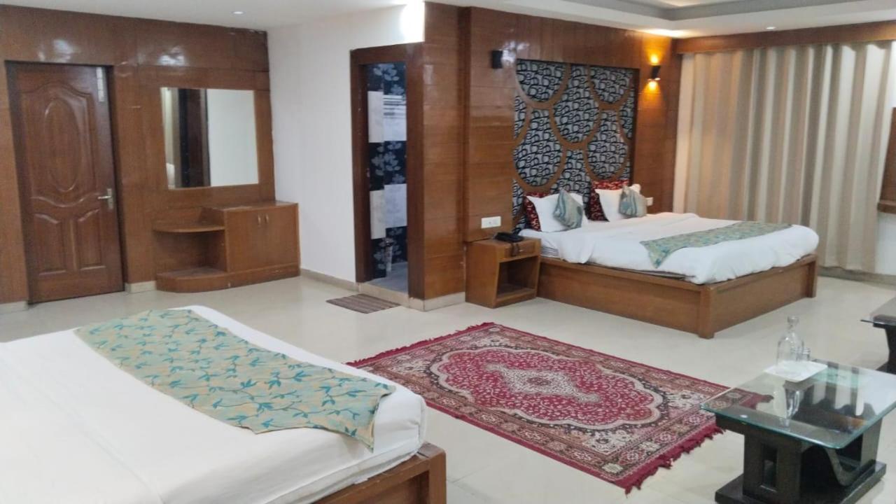 Hotel Raj Mandir Haridwar Bagian luar foto