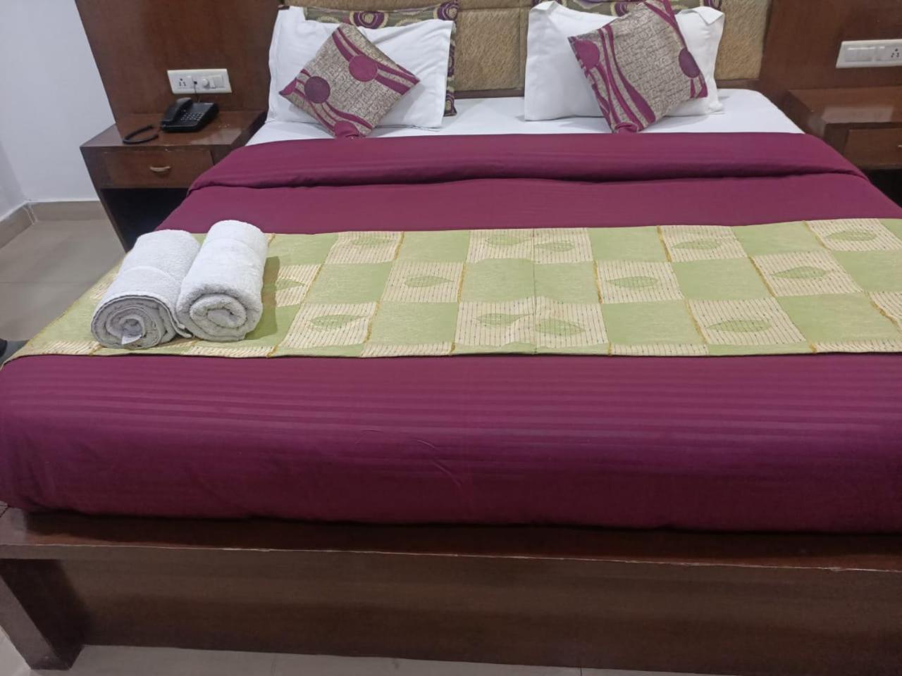 Hotel Raj Mandir Haridwar Bagian luar foto